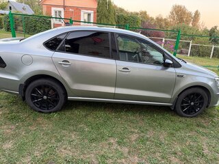 2018 Volkswagen Polo V Рестайлинг, серебристый, 1400000 рублей, вид 5