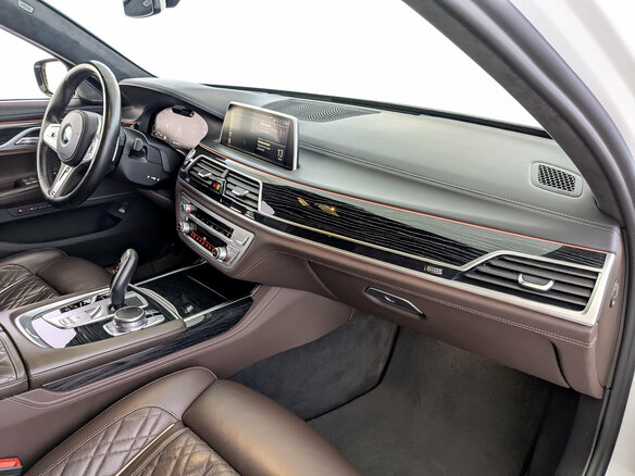2021 BMW 7 серии 730d xDrive VI (G11/G12) Рестайлинг, белый, 6900000 рублей - вид 10