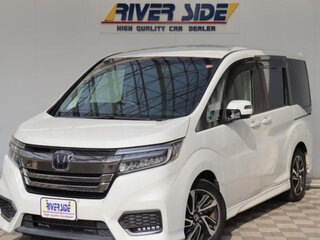 2022 Honda Stepwgn Spada V Рестайлинг, белый, 1700000 рублей, вид 1