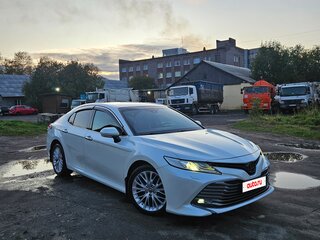 2018 Toyota Camry VIII (XV70), белый, 3000000 рублей, вид 3