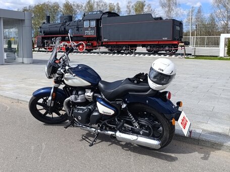 2025 Royal Enfield Super Meteor, синий, 670000 рублей, вид 2