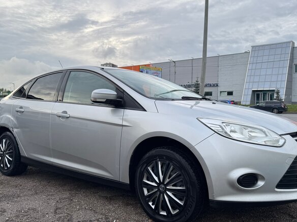 2011 Ford Focus III, серебристый, 600000 рублей - вид 3
