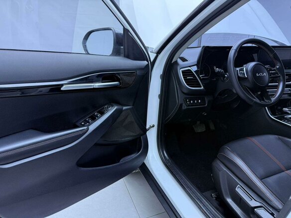 2023 Kia KX3, белый, 1575000 рублей - вид 12