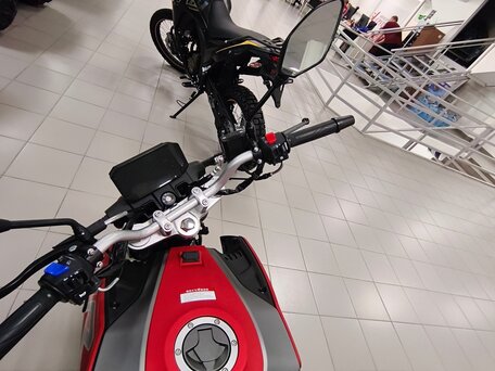 2026 Loncin CR4, красный, 219900 рублей, вид 4
