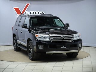 2013 Toyota Land Cruiser 200 Series Рестайлинг 1, чёрный, 3290000 рублей, вид 3