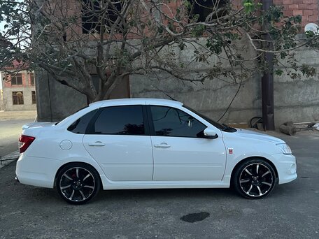 2018 Lada (ВАЗ) Granta Sport I, белый, 915000 рублей, вид 4