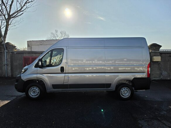 2024 Fiat Professional Ducato, серебристый, 5790000 рублей - вид 3