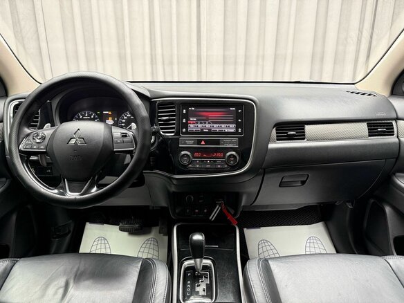 2019 Mitsubishi Outlander III Рестайлинг 3, белый - вид 10