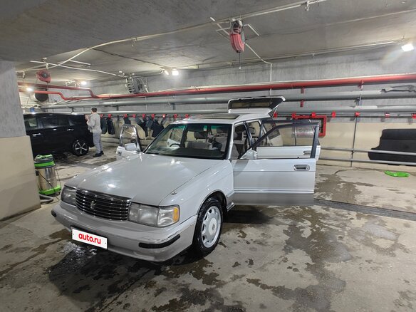 1990 Toyota Crown VIII (S130), серый, 550000 рублей