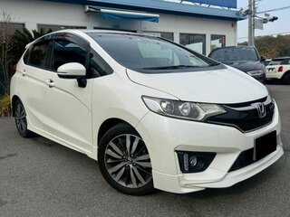 2019 Honda Fit III Рестайлинг, белый, 874000 рублей, вид 3