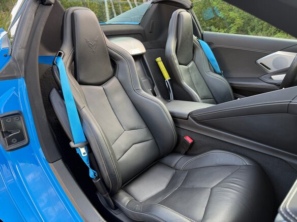 2021 Chevrolet Corvette Stingray C8, голубой, 13900000 рублей - вид 15