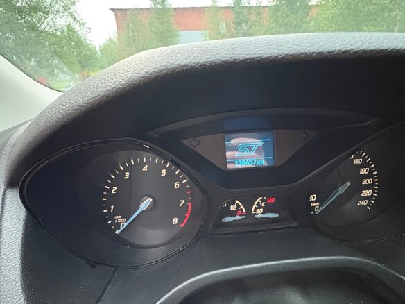 2013 Ford Focus III, красный, 850000 рублей - вид 12