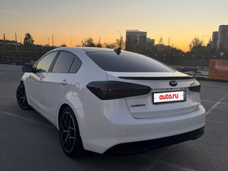 2018 Kia Cerato III Рестайлинг (Classic), белый, 1595000 рублей, вид 5