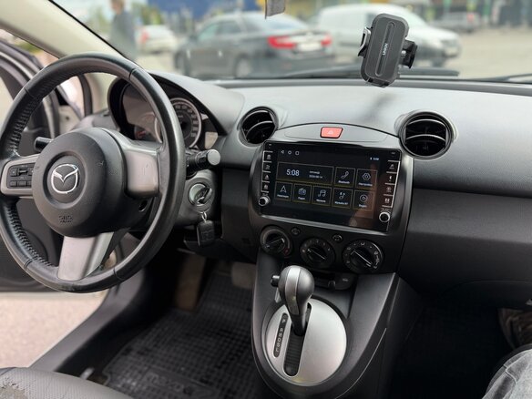2011 Mazda 2 II Рестайлинг (DE2), белый - вид 9