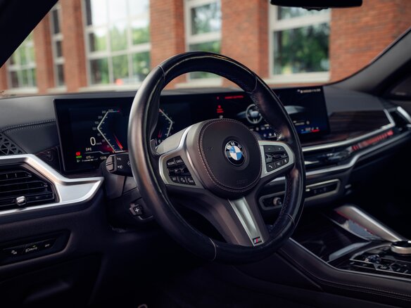 2023 BMW X6 40i III (G06) Рестайлинг, чёрный, 10999000 рублей - вид 13