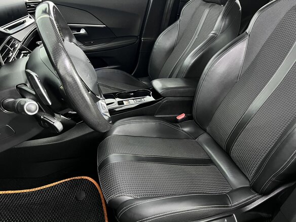 2020 Peugeot 2008 II, серый, 1680000 рублей - вид 8