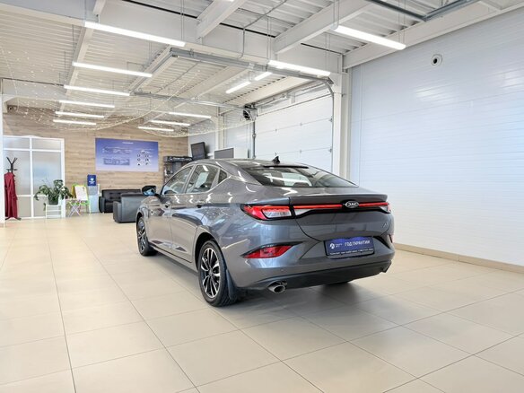 2023 JAC J7 I, серый, 1799999 рублей - вид 4