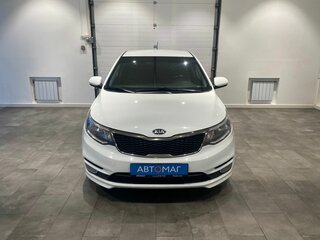 2016 Kia Rio III Рестайлинг, белый, 896000 рублей, вид 2