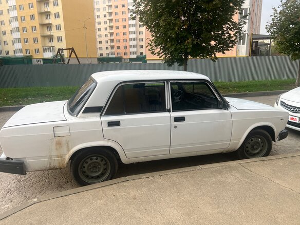 2002 Lada (ВАЗ) 2107, белый, 75000 рублей - вид 6