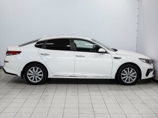 2019 Kia Optima IV Рестайлинг, белый, 1820000 рублей, вид 5