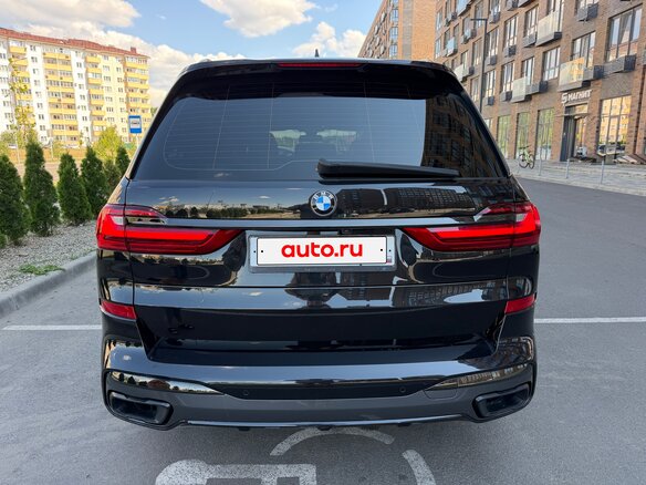2021 BMW X7 30d I (G07), чёрный, 7800000 рублей - вид 4
