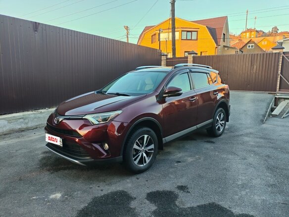 2017 Toyota RAV4 IV (XA40) Рестайлинг, красный, 2300000 рублей - вид 1