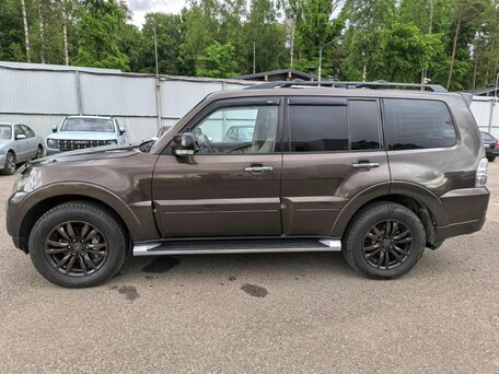 2017 Mitsubishi Pajero IV Рестайлинг 2, коричневый, 2659000 рублей, вид 4