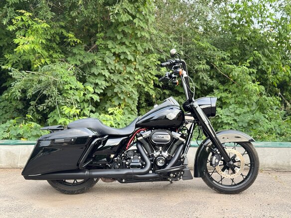 2023 Harley-Davidson Road King, чёрный, 1890000 рублей - вид 2