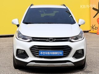 2022 Chevrolet Trax I Рестайлинг, белый, 1400000 рублей, вид 2