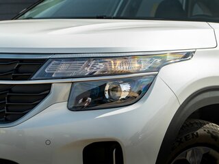 2026 Kia Seltos I Рестайлинг, белый, 1990000 рублей, вид 3