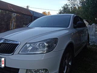 2012 Skoda Octavia II (A5) Рестайлинг, белый, 840000 рублей, вид 1
