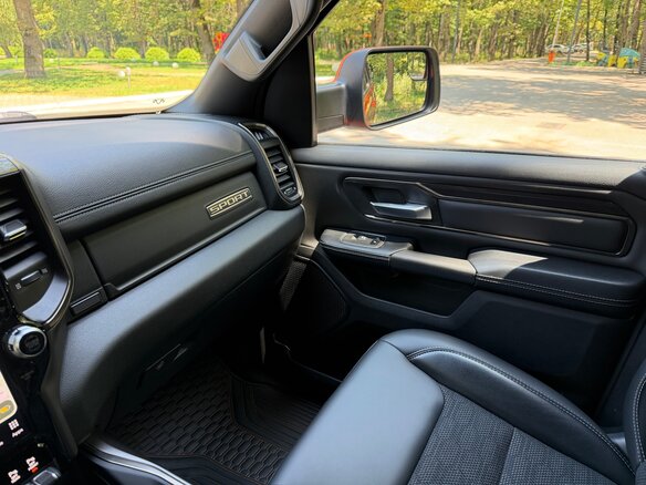 2022 Ram 1500 Crew Cab V, оранжевый, 6800000 рублей - вид 22