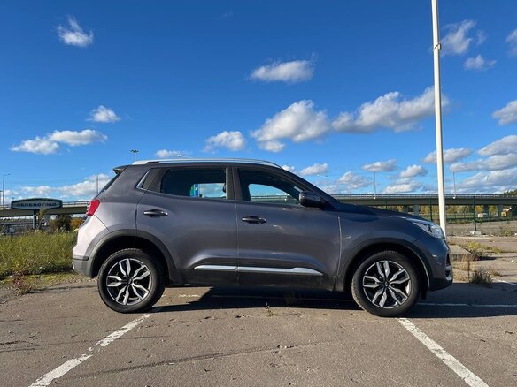 2022 Chery Tiggo 4 I Рестайлинг, серый, 880000 рублей - вид 3