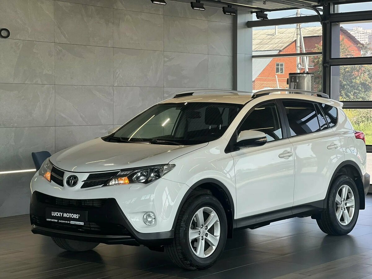 Открыть фотографии: Toyota RAV4 IV (XA40)
