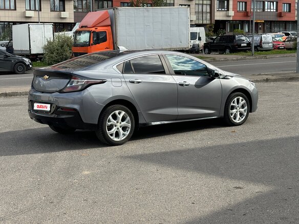 2018 Chevrolet Volt II, серый, 1650000 рублей - вид 5