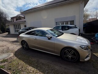 2018 Mercedes-Benz E-Класс 200 V (W213, S213, C238), золотистый, 3700000 рублей, вид 2