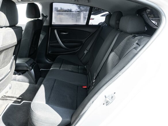2008 BMW 1 серии 116i I (E81/E82/E87/E88) Рестайлинг, белый, 608000 рублей - вид 8