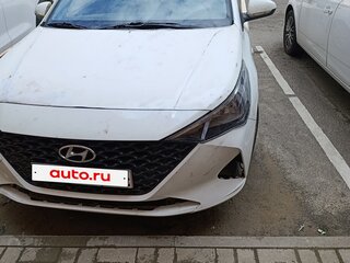 2018 Hyundai Solaris II, белый, 990000 рублей, вид 4