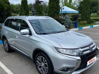 2015 Mitsubishi Outlander III Рестайлинг 2, серебристый, 2350000 рублей, вид 2