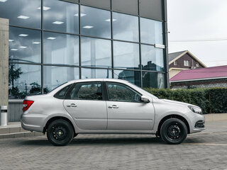 2026 Lada (ВАЗ) Granta I Рестайлинг, серебристый, 1329000 рублей, вид 4