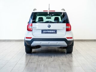 2015 Skoda Yeti I Рестайлинг, белый, 1219000 рублей, вид 4