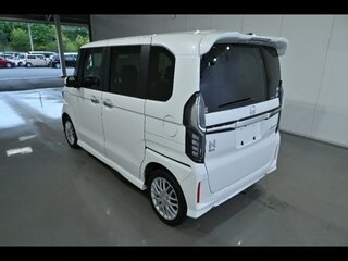2021 Honda N-BOX II Рестайлинг, белый, 713000 рублей, вид 4