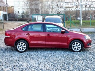 2013 Volkswagen Polo V, красный, 639000 рублей, вид 4