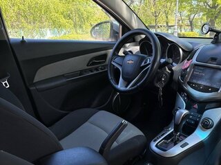 2013 Chevrolet Cruze I Рестайлинг, серебристый, 750000 рублей, вид 3