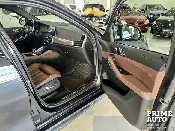 2021 BMW X6 40i III (G06), серый, 8819000 рублей - вид 21