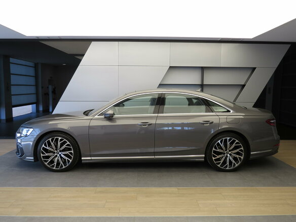 2022 Audi A8 60 TFSI e IV (D5) Рестайлинг, серый, 10990000 рублей - вид 25