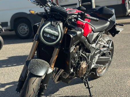2026 Honda CB 650R, чёрный, 1399900 рублей, вид 4