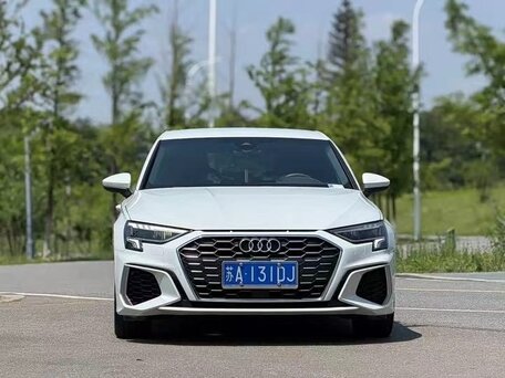 2022 Audi A3 Sportback 35 TFSI IV (8Y), белый, 1500000 рублей, вид 2