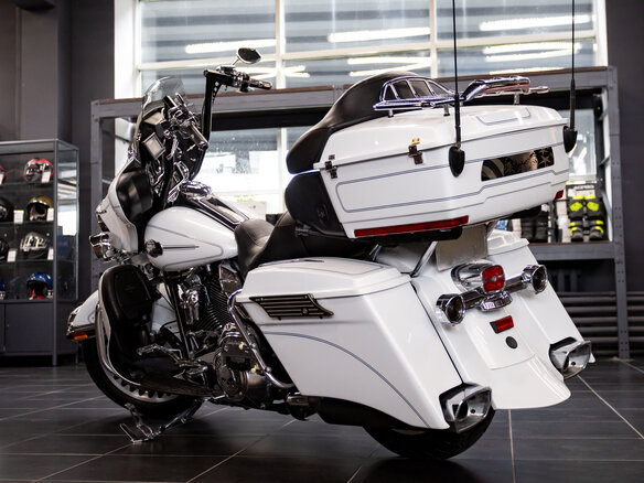 2011 Harley-Davidson Electra Glide, белый, 1100000 рублей - вид 6
