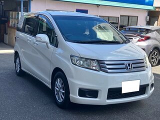 2014 Honda Freed Spike I Рестайлинг, белый, 863000 рублей, вид 1
